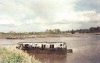 het feestje op de rivierboot.jpg (43990 bytes)