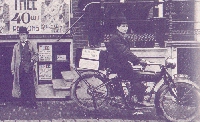 oom henk op de motor.jpg (336148 bytes)